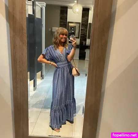 Tropicalrosie OnlyFans Thumbnail #OzpYBUXMR0