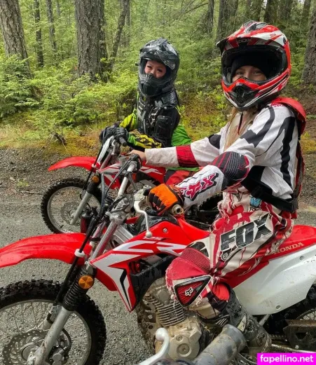 Tropicalrosie OnlyFans Thumbnail #vsT8W6jJsK