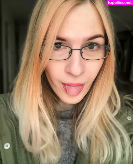 Ts Avy White OnlyFans Thumbnail #0a46hpKkJn