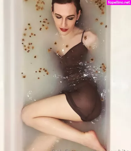 Ts Avy White OnlyFans Thumbnail #nS6uetAl0J