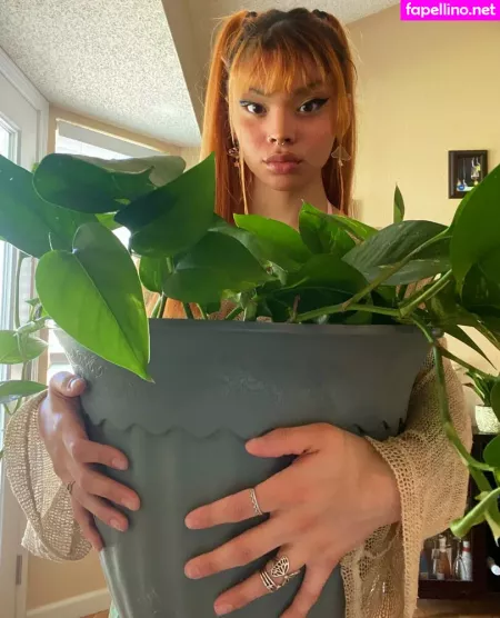 Tsrosalie OnlyFans Thumbnail #0SIQ1h4sry