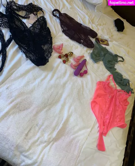 Tsunamitongue16 OnlyFans Thumbnail #oCtN0AP2c3