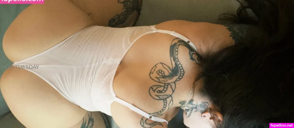 Tuesdaydesire OnlyFans Thumbnail #e4aWDvwHEU