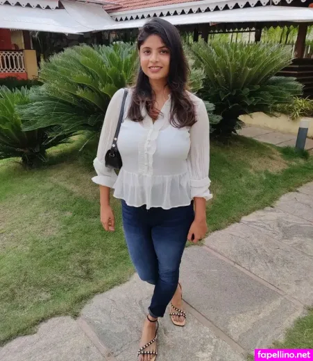 Tulika Snehil OnlyFans Thumbnail #WlmUPiyFc7