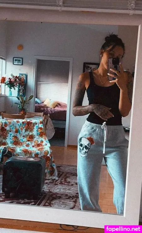 Tully Banks OnlyFans Thumbnail #64EqtbjHOi