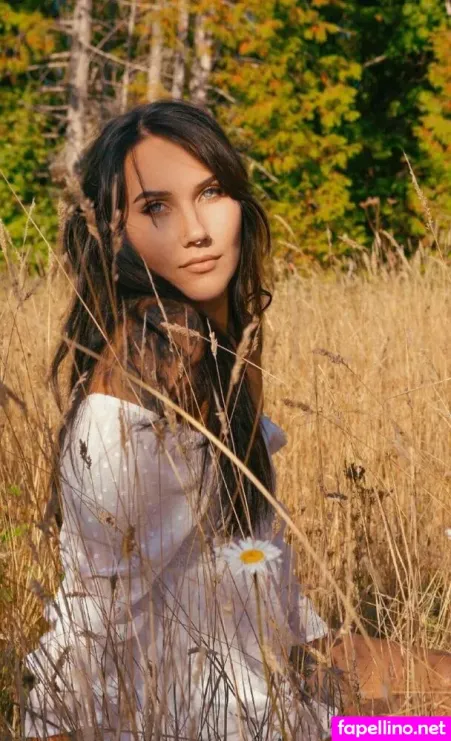 Tully Banks OnlyFans Thumbnail #kOFSHPLdEd