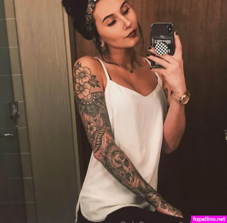 Tully Banks OnlyFans Thumbnail #ya5YBRYnYm