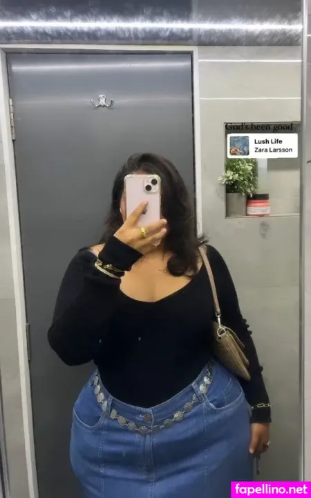 Tweesha Shah OnlyFans Thumbnail #yyVHTEQS8U
