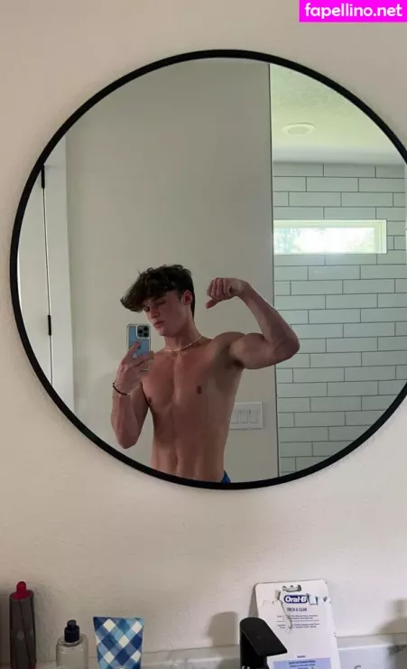 Twentoofree OnlyFans Thumbnail #KTFmtRt0wZ