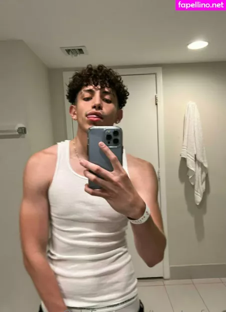 Twentoofree OnlyFans Thumbnail #tPAzo9RmCO