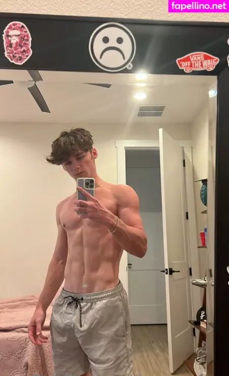 Twentoofree OnlyFans Thumbnail #zxvBGx6IBj