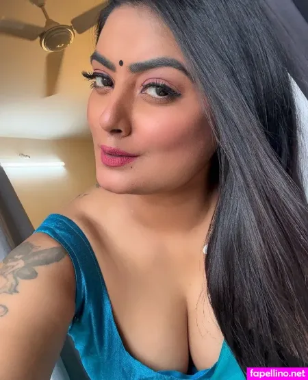 Twinkle Kapoor OnlyFans Thumbnail #KHbsdnHSZb