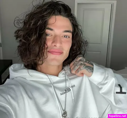 Twistedlove OnlyFans Thumbnail #5j0j3yCMMC