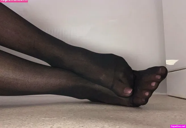 Twofeet10toes OnlyFans Thumbnail #3vgVzRUqGD