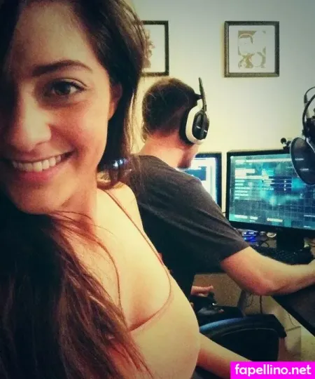 Twomgovercsquared OnlyFans Thumbnail #IjJcOkz9o2
