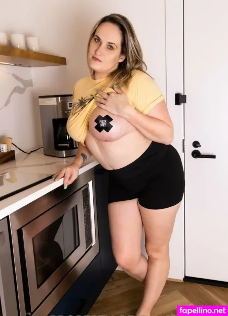 Txhotwife84 Free 1 OnlyFans Thumbnail #eiElVsmnnr
