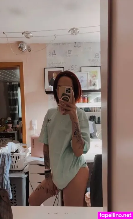 Typicallaurasophie OnlyFans Thumbnail #HZG1wM77yM