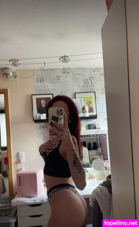 Typicallaurasophie OnlyFans Thumbnail #hAcXGTRGpe