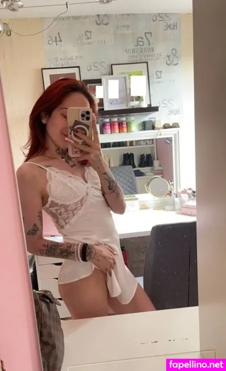 Typicallaurasophie OnlyFans Thumbnail #onJgQOxycE