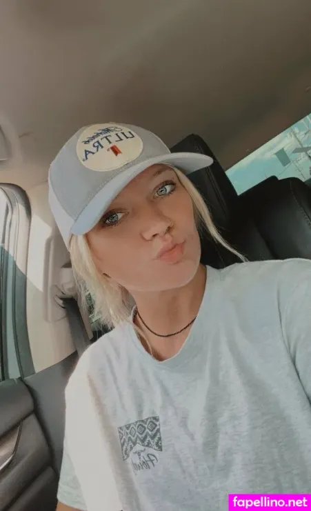 U2023kari OnlyFans Thumbnail #RkB0bAqM53