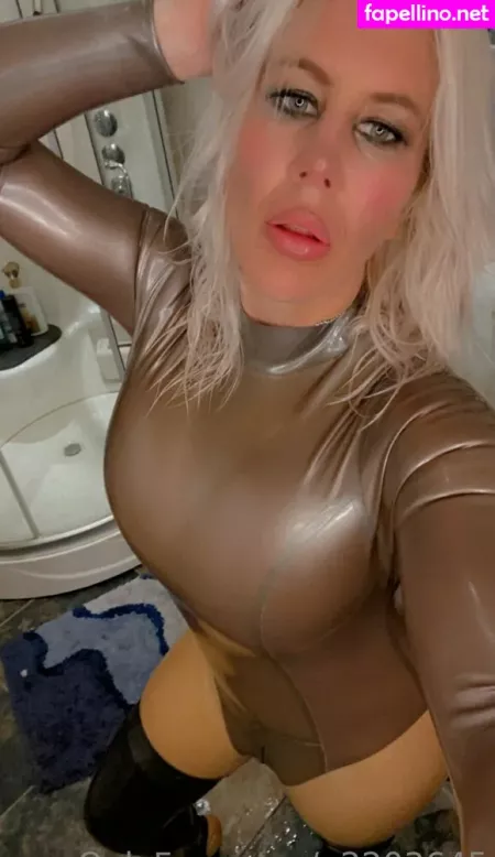 U2203645 OnlyFans Thumbnail #AtH4R7nzO3