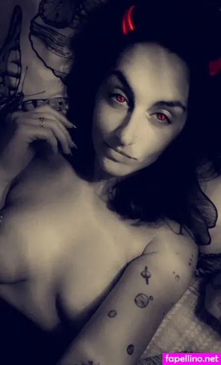 U22248702 OnlyFans Thumbnail #qePXSV9wsp