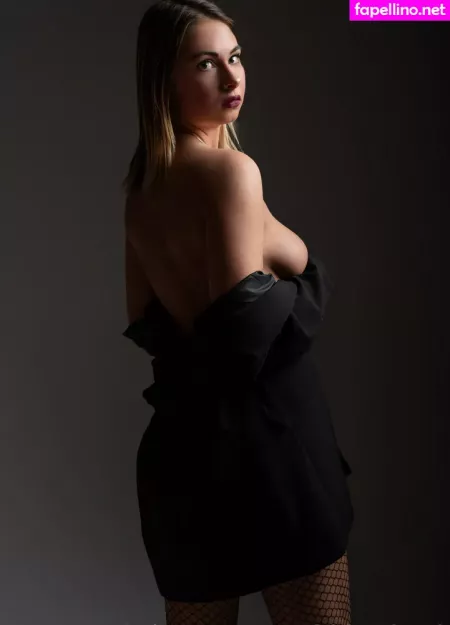 U308552153 OnlyFans Thumbnail #HwAg39hol9