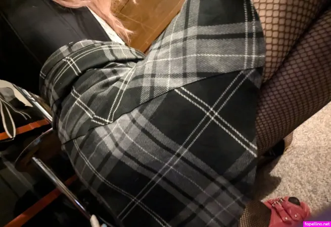 U337417128 OnlyFans Thumbnail #LnsGlrLh78