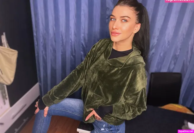 U361380266 OnlyFans Thumbnail #vNtLrjGBGV