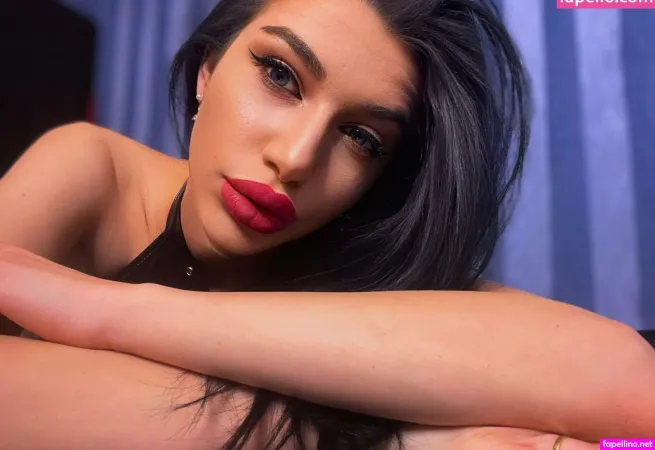 U361380266 OnlyFans Thumbnail #yhNi8ZlwO1