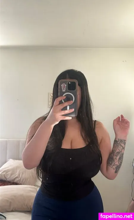 U457358201 OnlyFans Thumbnail #0TZWhgyKAx