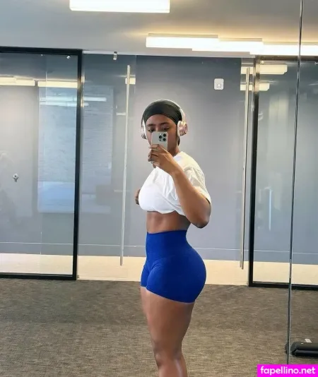 Uchemba OnlyFans Thumbnail #4AGspLInA4