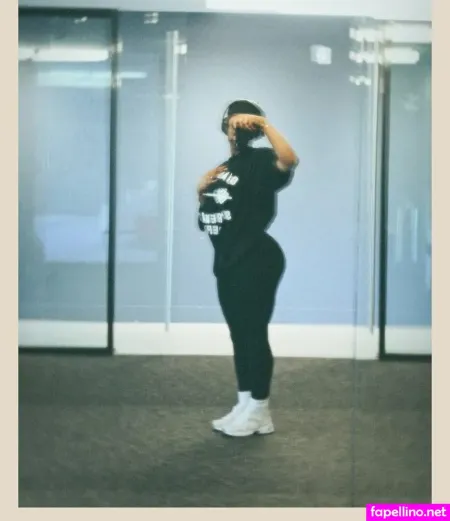 Uchemba OnlyFans Thumbnail #PBK1XKOcXG