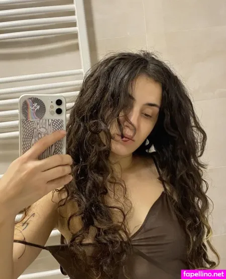 Ulanakisska OnlyFans Thumbnail #nyFxWvyrd9