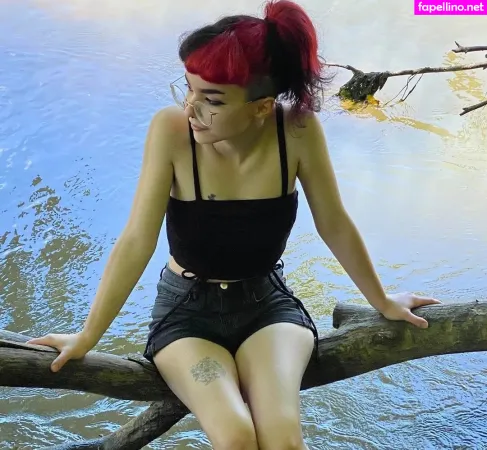 Ultraviolet Darling OnlyFans Thumbnail #7qR0HHtGhA