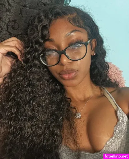 Uluvvskye OnlyFans Thumbnail #JqMt7NGjI1