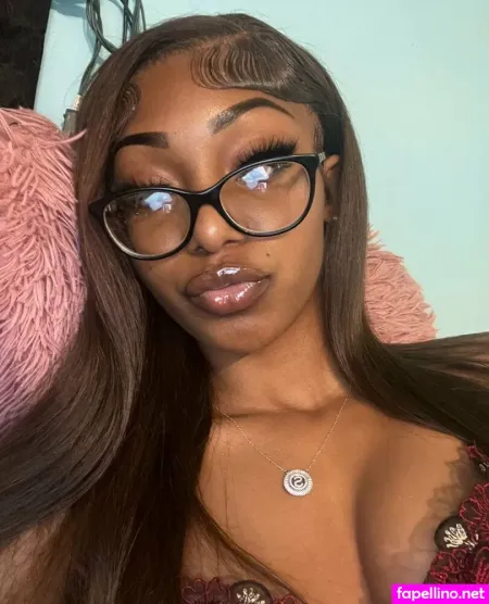 Uluvvskye OnlyFans Thumbnail #t0u2r95dlb