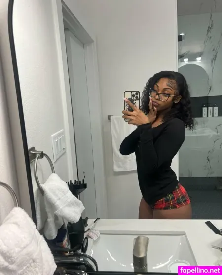 Uluvvskye OnlyFans Thumbnail #zMBavQsEFz