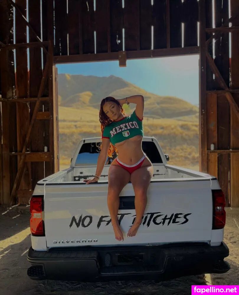 ssarah.cha, uncutsriracha Nude Leaked OnlyFans Photo #J99TuJTf8V