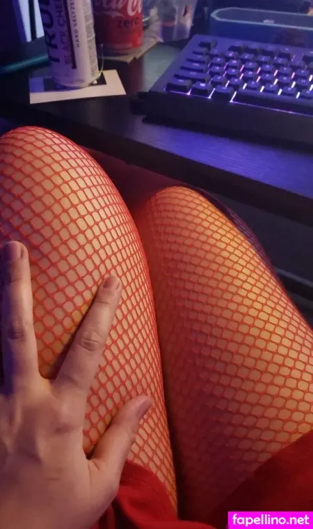 Undercovergothgirlfree OnlyFans Thumbnail #i2M91yDhYw