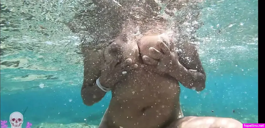 Underwater Tori OnlyFans Thumbnail #V1QBwhaGjN