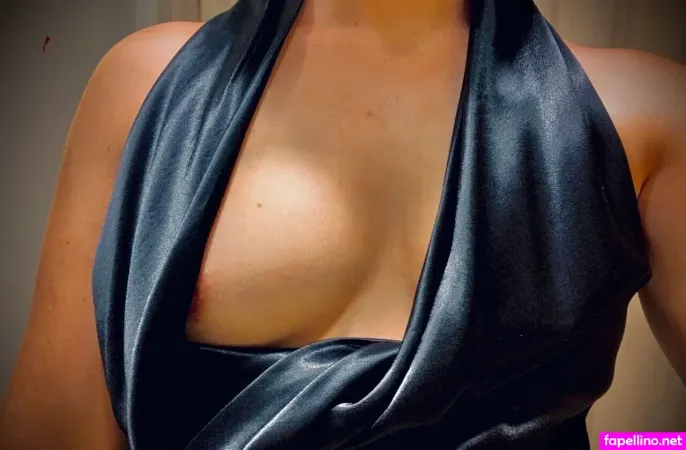 Undressing Room OnlyFans Thumbnail #B6N2yUytud