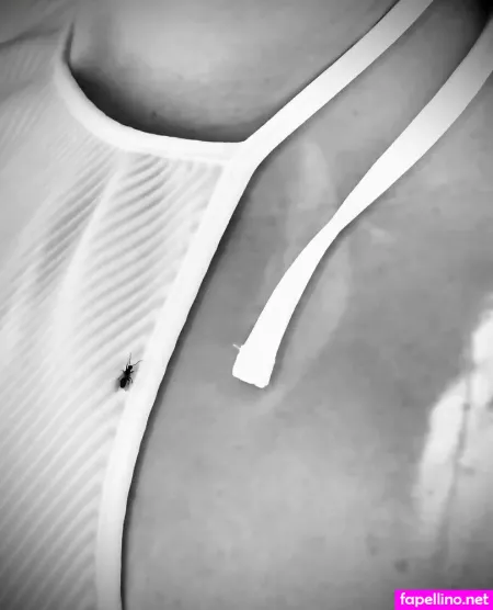 Undressing Room OnlyFans Thumbnail #XdrsHDGU2l