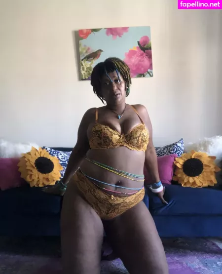 Universallovvvve OnlyFans Thumbnail #NeI6KkDDIh