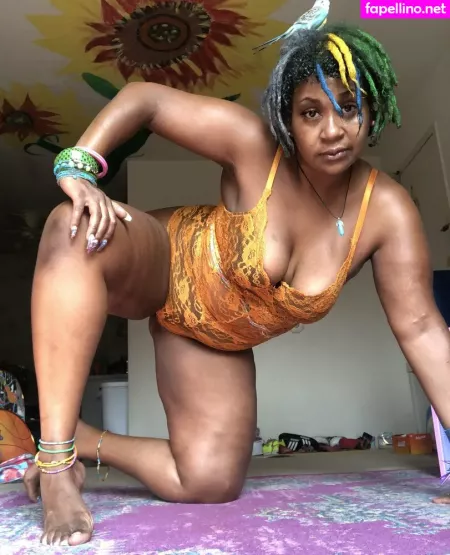 Universallovvvve OnlyFans Thumbnail #w06LSfWhah