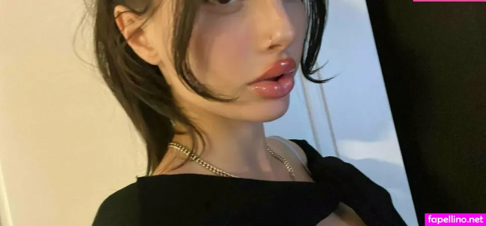 Unrealcobain Free Main Profile Photo
