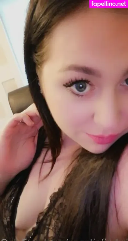 Unsatisfiedwifey OnlyFans Thumbnail #e4ZWsge53X