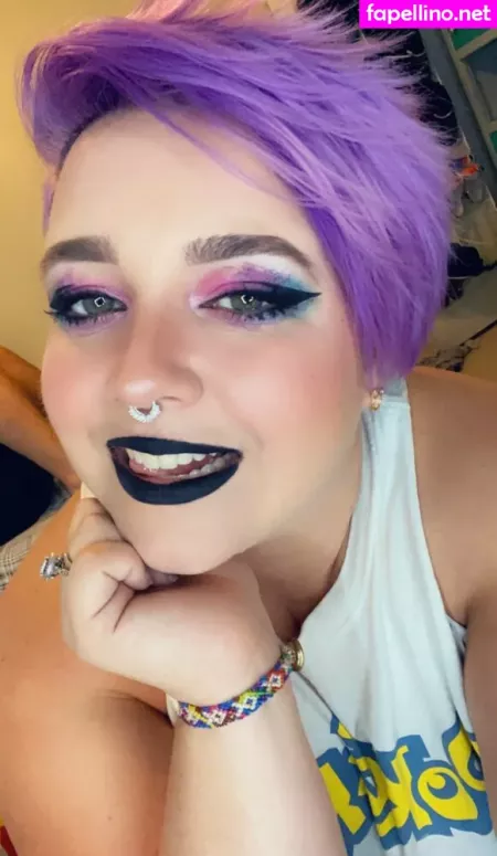 Unsupervised Housewife OnlyFans Thumbnail #x4jZuTFNLi