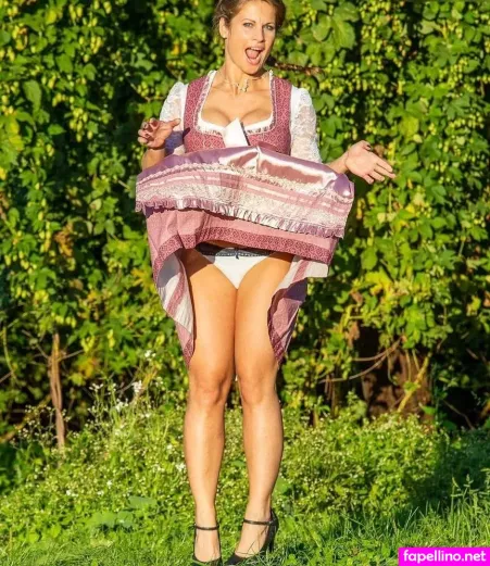 Upskirt Candids OnlyFans Thumbnail #wBzAAuW0hg