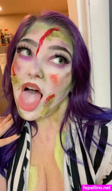 Ur Emo Gf OnlyFans Thumbnail #G91VCl8vsO